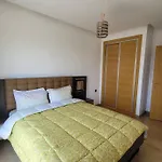 Luxurious 3Br 1,5Bath Flat Near The Beach