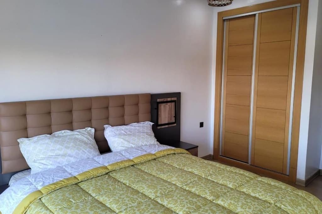 Luxurious 3br 1,5bath Flat Near The Beach Apartment *